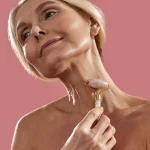 Ráncok a nyakon és a dekoltázson – hogyan ápoljuk a nyakbőrt?