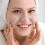 Hogyan végezzük helyesen az arc hámlasztását?