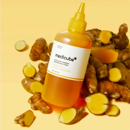 Medicube - Kojic Acid Turmeric Resurfacing Toner - Világosító Hatású Arctonik - 250ml