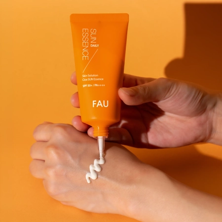 FAU - Skin Solution CICA Sun Essence SPF50+/PA++++ - Nyugtató Eszencia UV-szűrőkkel - 50g