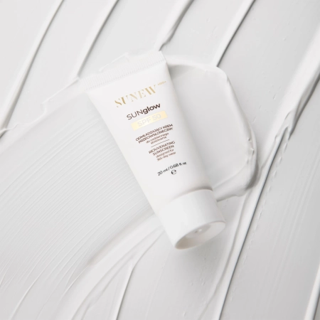 SunewMed+ - SUNglow SPF50 Fiatalító Fényvédő Arckrém - 20ml