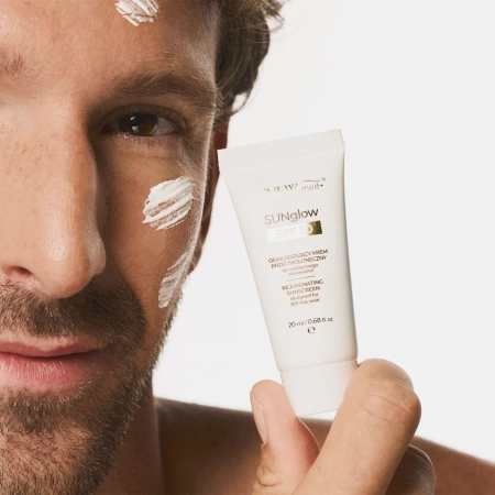 SunewMed+ - SUNglow SPF50 Fiatalító Fényvédő Arckrém - 20ml