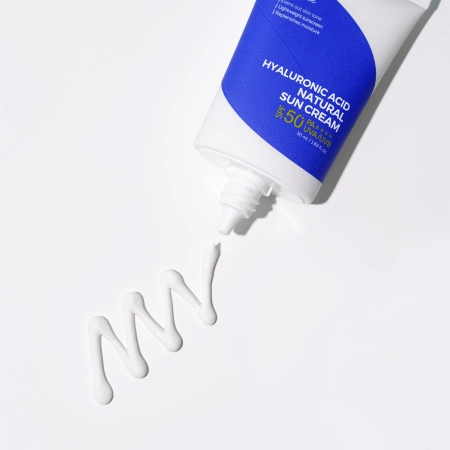 Isntree - Hyaluronic Acid Natural Sun Cream SPF50+/PA++++ - Krém Ásványi Szűrőkkel - 50ml
