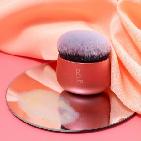 Real Techniques - Foundation Blender - Kabuki Típusú Alapozóecset - 1db
