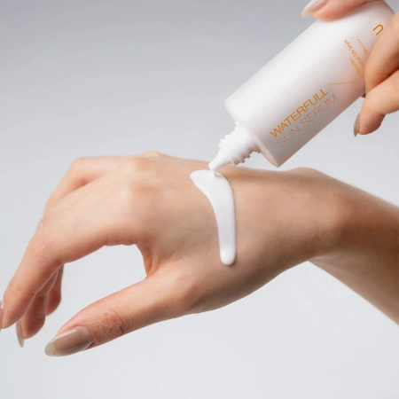 FAU - Skin Solution Waterfull Sun Serum SPF50+ PA++++ - Hidratáló Szérum UV-szűrőkkel - 50ml